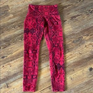 Lululemon size 6